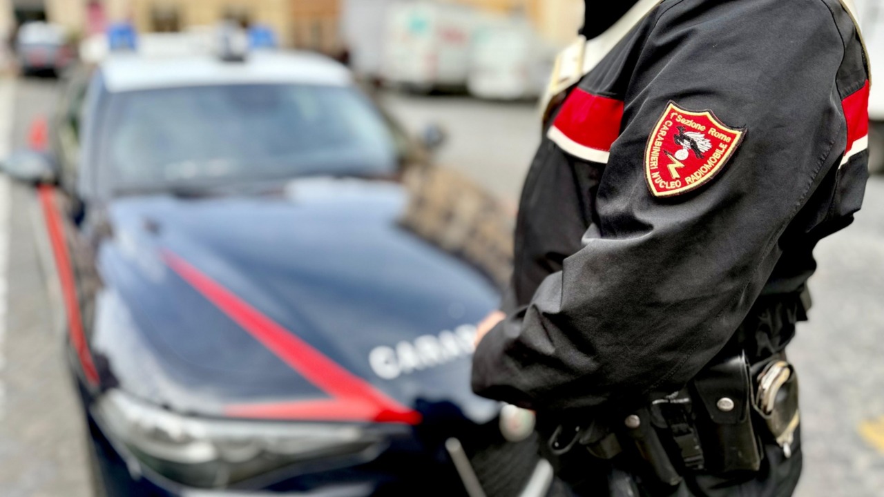 Denunciato a Casorate Primo: aveva coltello e mannaia nello zaino