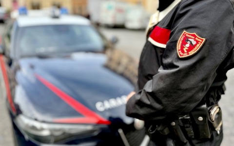 Denunciato a Casorate Primo: aveva coltello e mannaia nello zaino