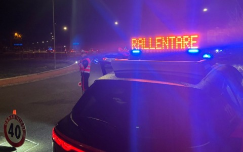 Fuga in auto rubata, 33enne denunciato