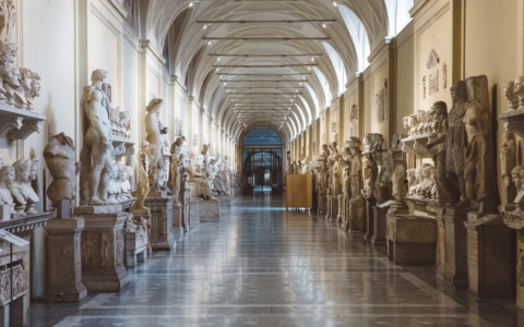 Milano affida gli archivi a un robot per preservare la memoria storica
