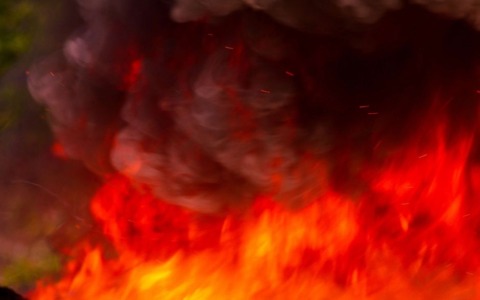 Incendio in villa: un 45enne ustionato a Pavia