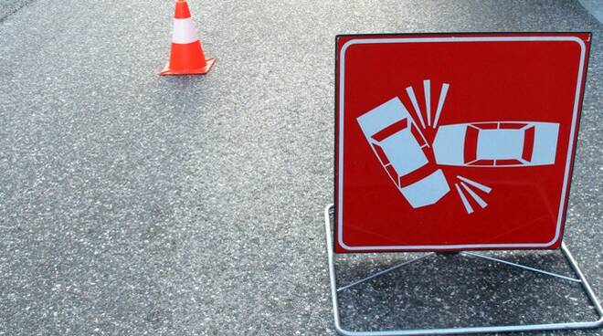 Crollo di mattoni a Pavia, chiusa via Porta Palacense per precauzione