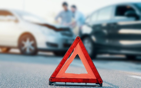 Infortunio sul lavoro: operaio di 36 anni ferito gravemente