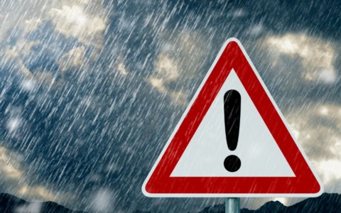 Il nubifragio lascia strade chiuse e danni alla viabilità