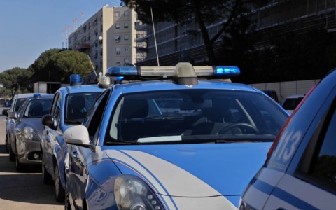 Rapina in casa, due donne minacciate e chiuse in bagno