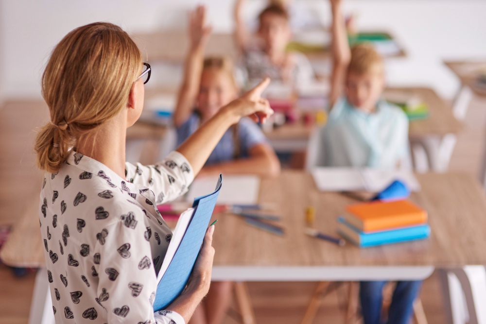 Libri scolastici più cari, le scuole riducono le adozioni