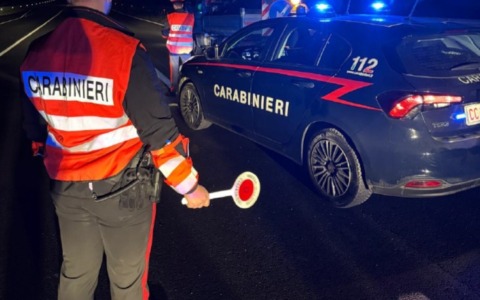 Traffico bloccato sulla SS 596 per carico disperso