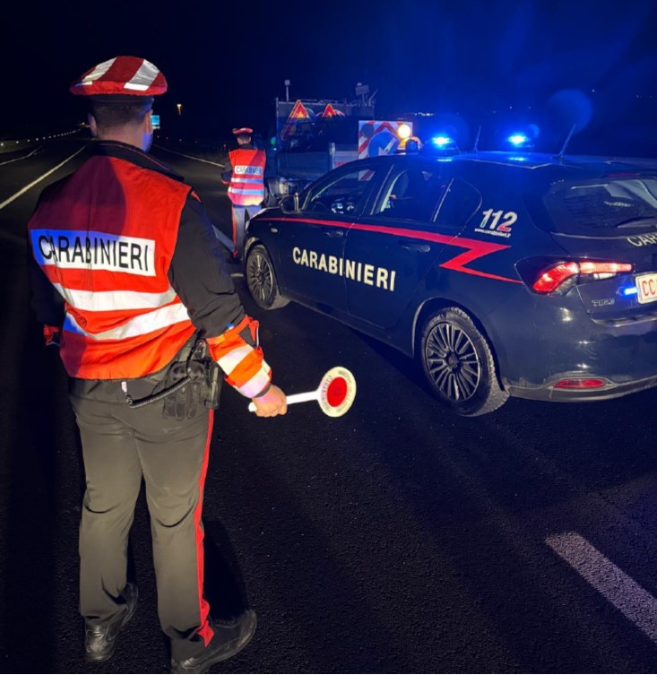 Traffico bloccato sulla SS 596 per carico disperso