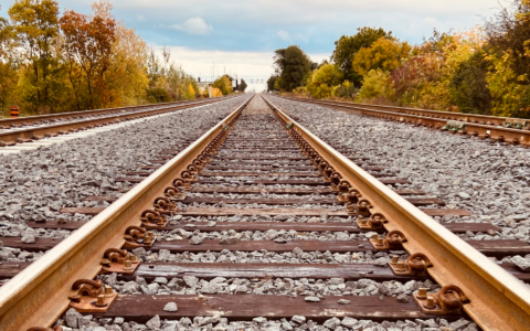 Treni regionali, dal primo settembre aumentano le tariffe