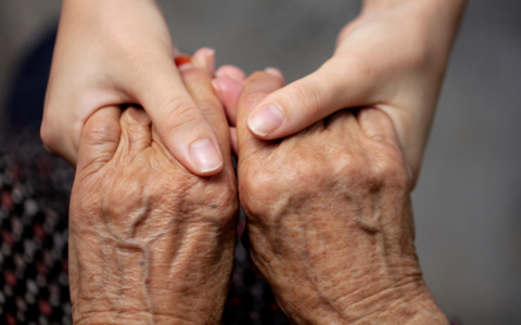 Aperte le domande per i contributi a disabili e anziani